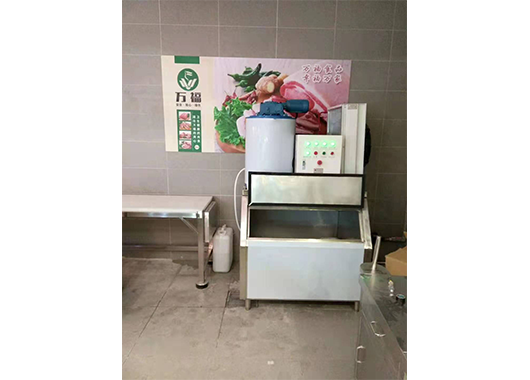 Case of 1 ton flake ice machine in a supermarket in Jiangxi